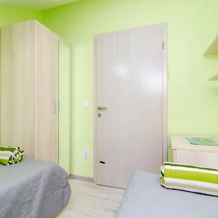 Apartment Donita